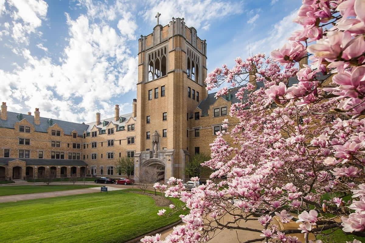 The Lucky Charm Home Of The Fighting Irish! Bbq Outdoor Games Coffee South Bend Buitenkant foto